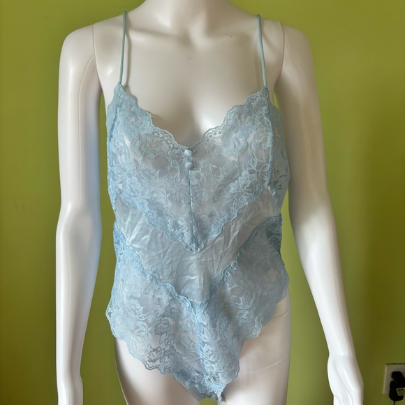 VASSARETTE BABY BLUE LACE HIGH CUT ROMPER LINGERIE SIZE MEDIUM